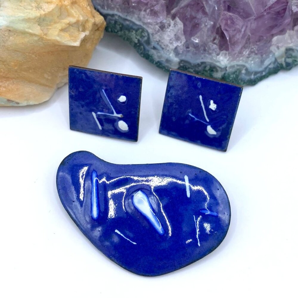 MCM Blue & White Handmade Vintage Enamel Over Copper Brooch Earrings Set J798
